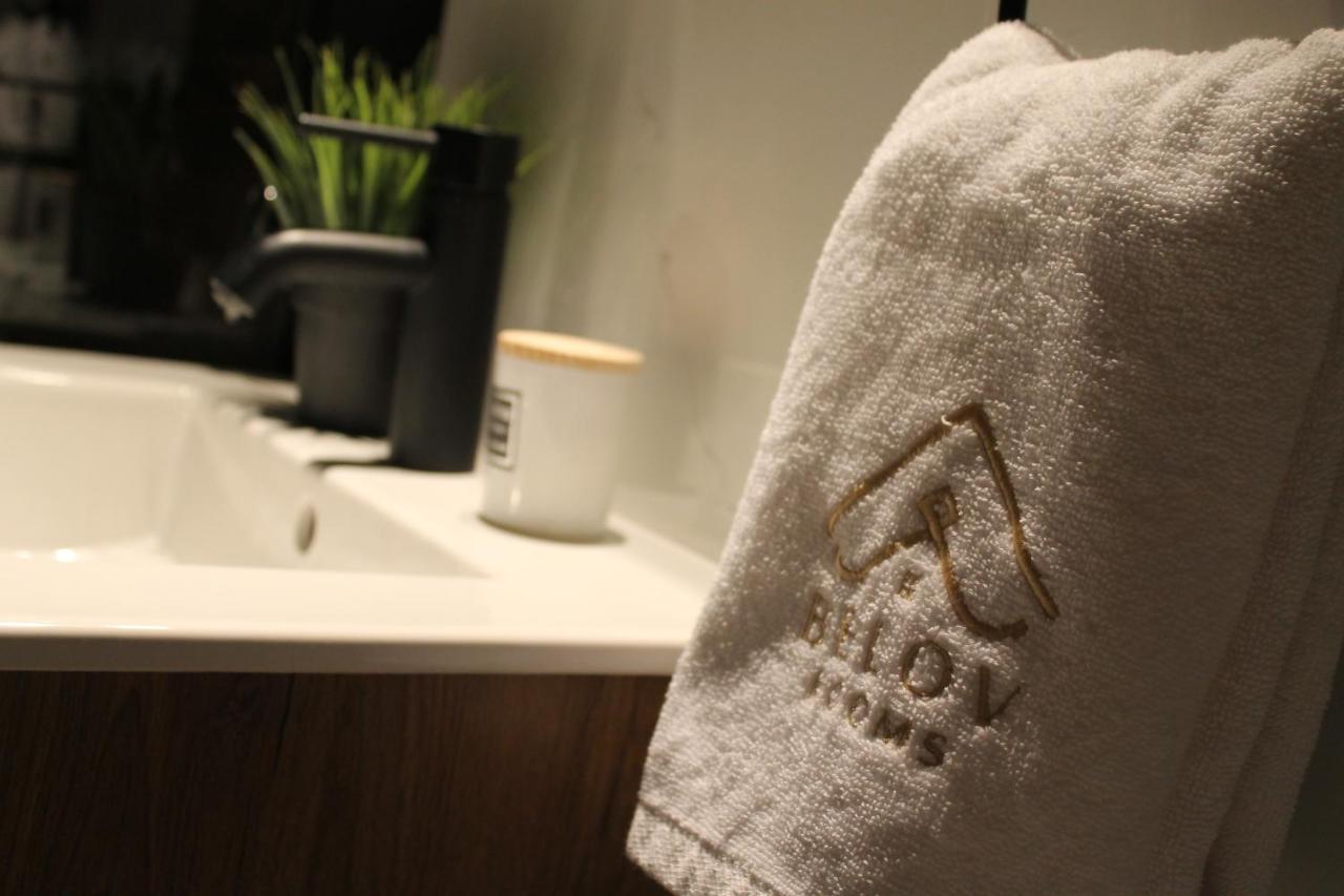 Belov Rooms And Apartments デミル・カピヤ エクステリア 写真