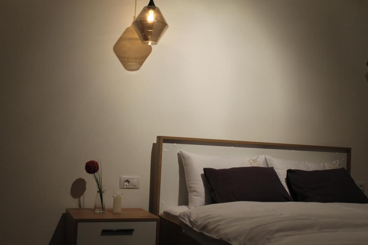 Belov Rooms And Apartments デミル・カピヤ エクステリア 写真